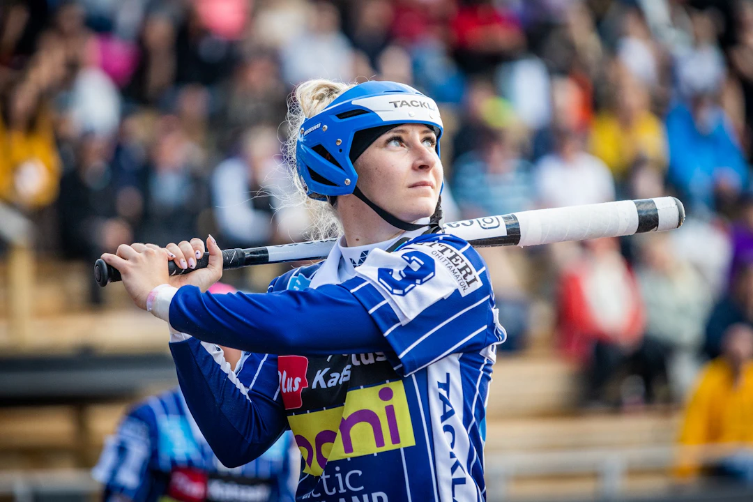 Saaga-Angelia Raudasoja lyöntipaikalla