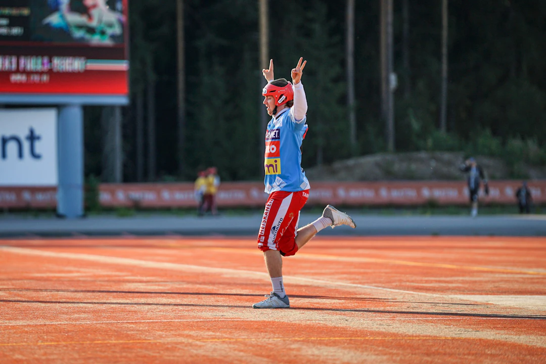 Ville-Veikko Olli tuulettaa kunnaria
