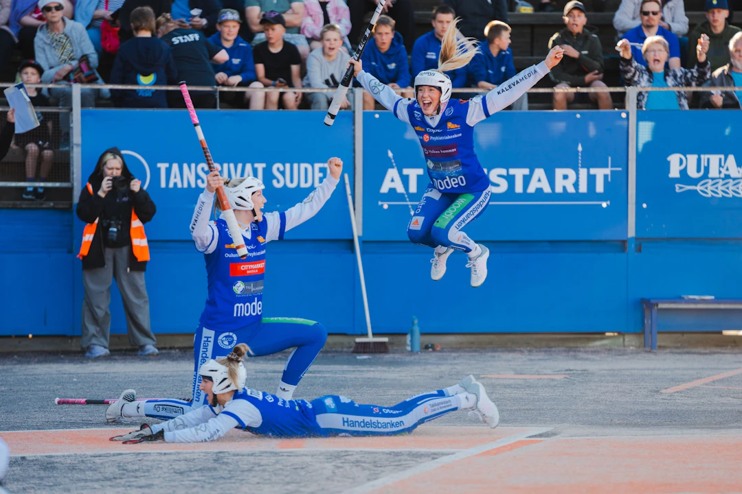 Lippo Naiset. Kuva: Linnea Laatikainen