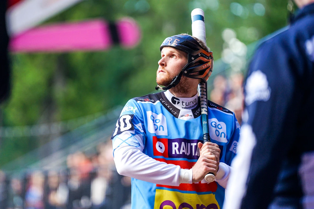 Perttu Ruuska lyö