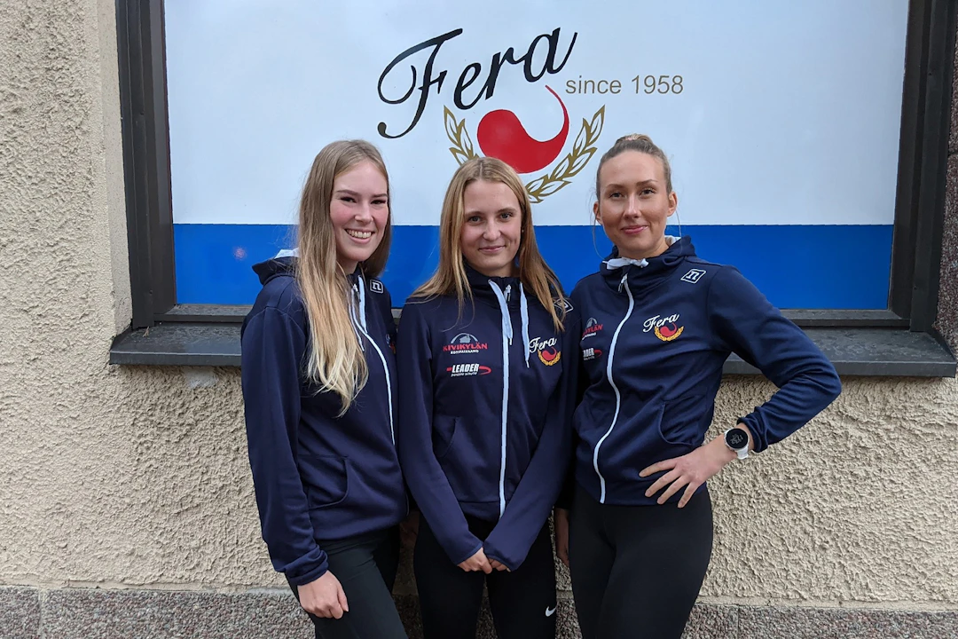Miia Puolakka, Ilona Hakoniemi ja Eveliina Kesti edustavat Feraa kaudella 2021. Kuva: Fera