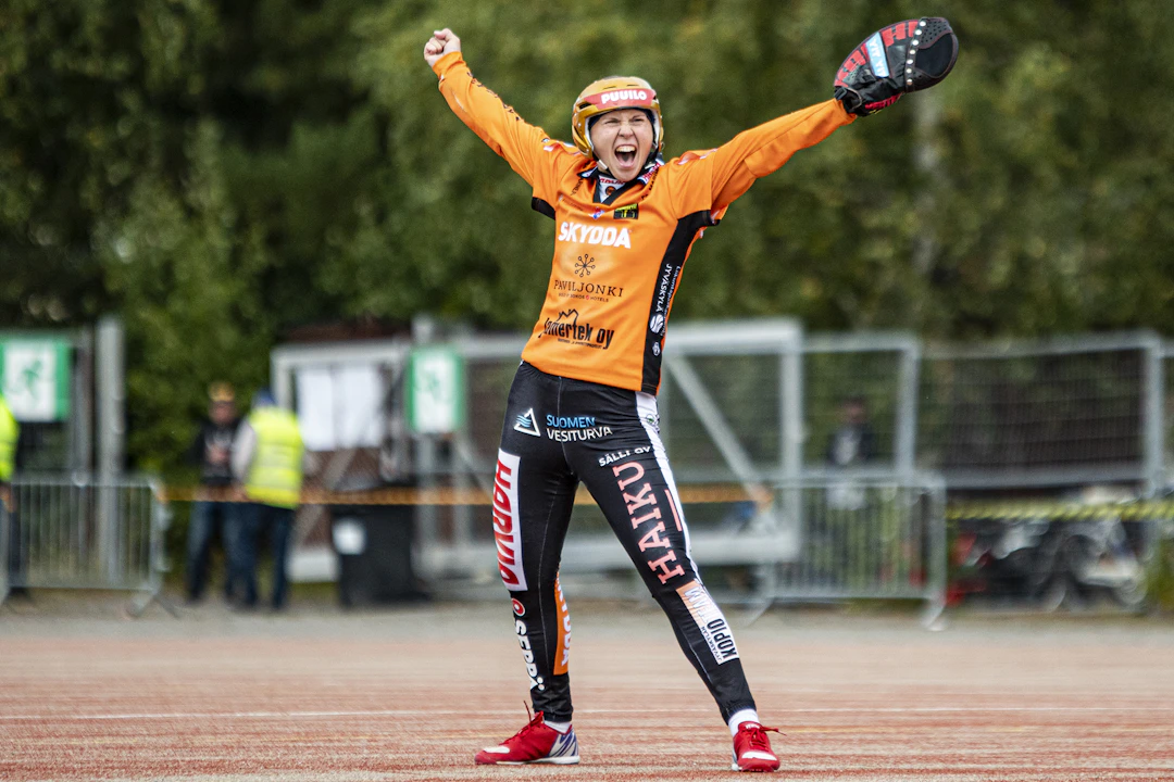 Hallitseva vuoden pesäpalloilija Emma Körkkö oli hurjassa vireessä kauden avauksessa. Kuva: Juha Leskinen