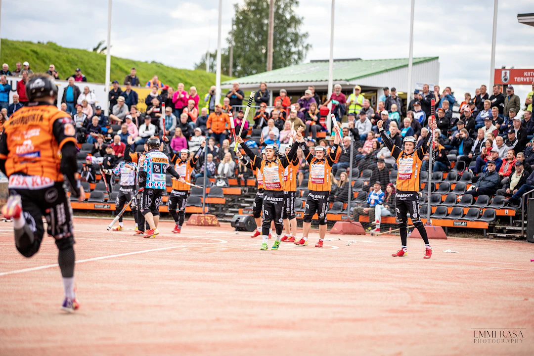 Nino Muuruvirta, Juha Leskinen, Haminan Palloilijat, kaari, Vallikenttä