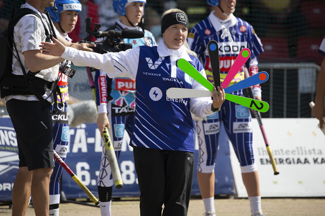 Sarita Heikkinen toimi Idän joukkueen pelinjohtajana naisten arvo-ottelussa Porissa. Kuva: Lauri Heino