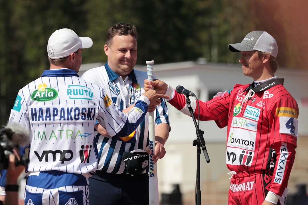 Tommi Nupponen jakoi oikeutta miesten Itä-Länsi-ottelussa Imatralla 2017. Kuva: Lauri Heino
