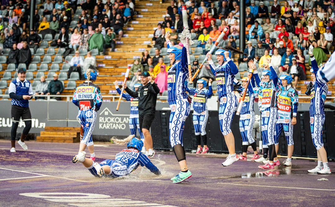 Kotiutuskilpailuissa nähdään runsaasti tiukkoja kotipesäkilpoja. Kuva: Janne Kuronen
