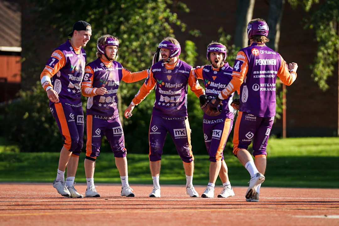 Viime kaudelle pesäpallon Suomen mestaruuden vei Sotkamon Jymy. Kuva: Antti Haapasalo.
