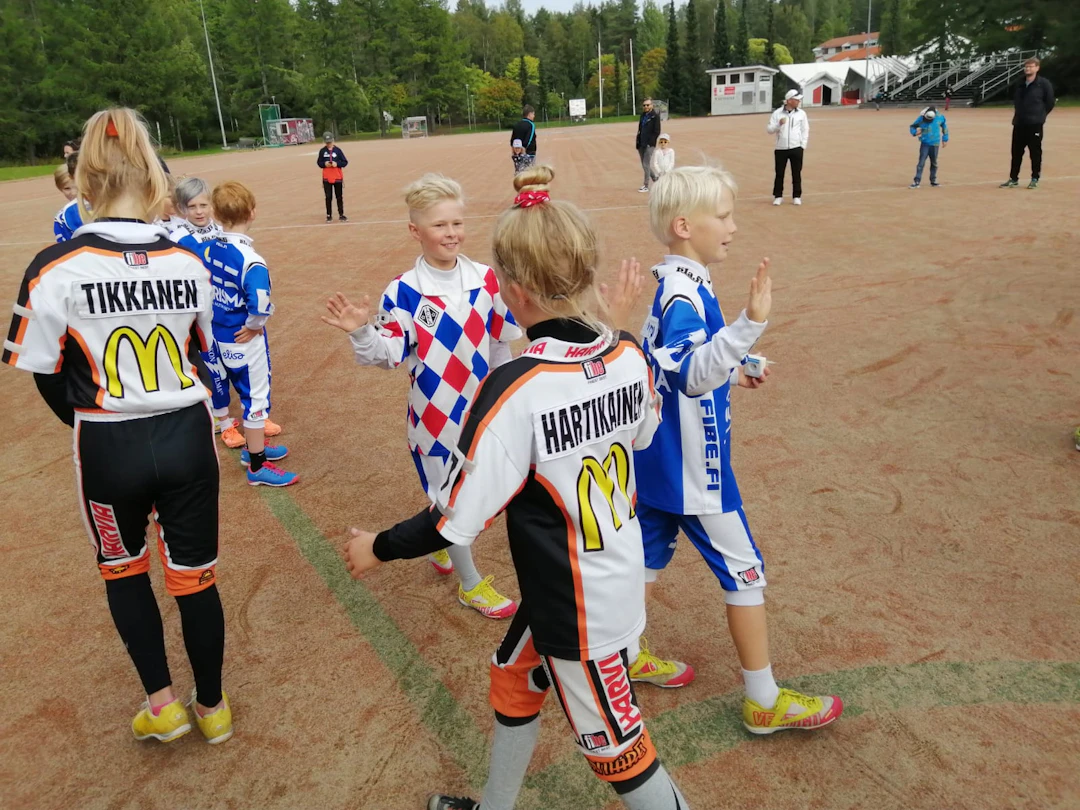kättelyt.jpg