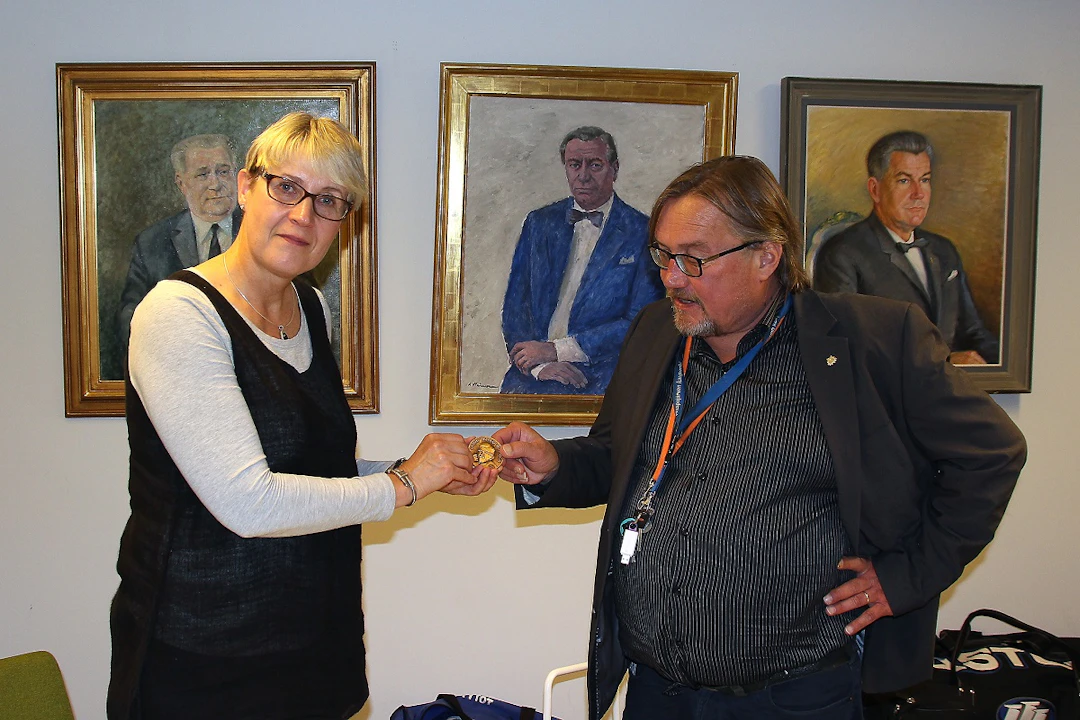 Tahko-Pihkala-mitali-Marjo-Salminen-Ojaniemi.jpg