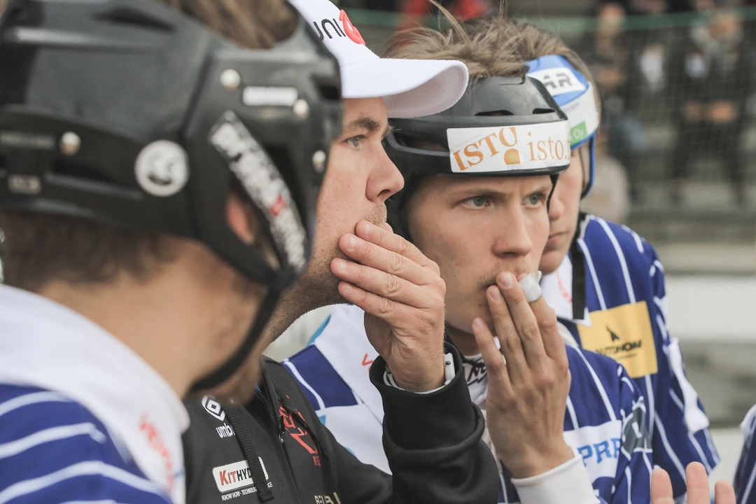 Itä-Länsi 2019: A-pojat, juonia punomassa