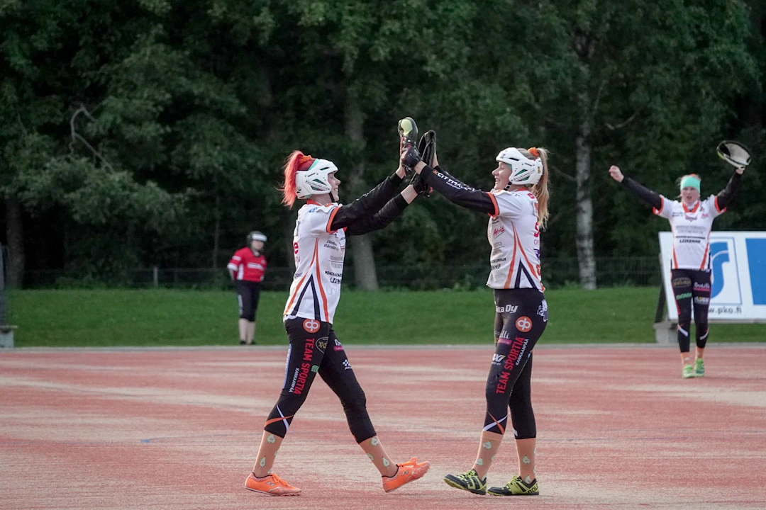 Pienseurat kopittaa, Mailajuniorit