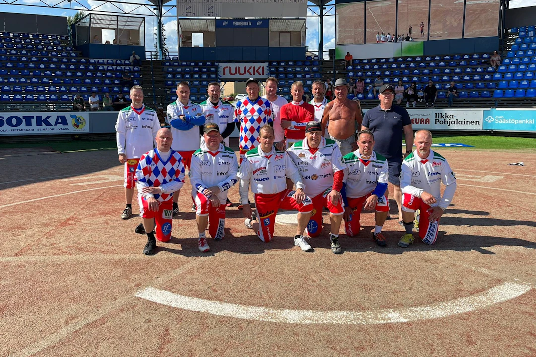 Harmaakarhut-2023-Team-Atria.jpg