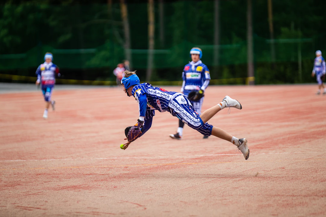 Poikien Itä-Länsi-ottelu 2022, Tampere: syöksy palloon