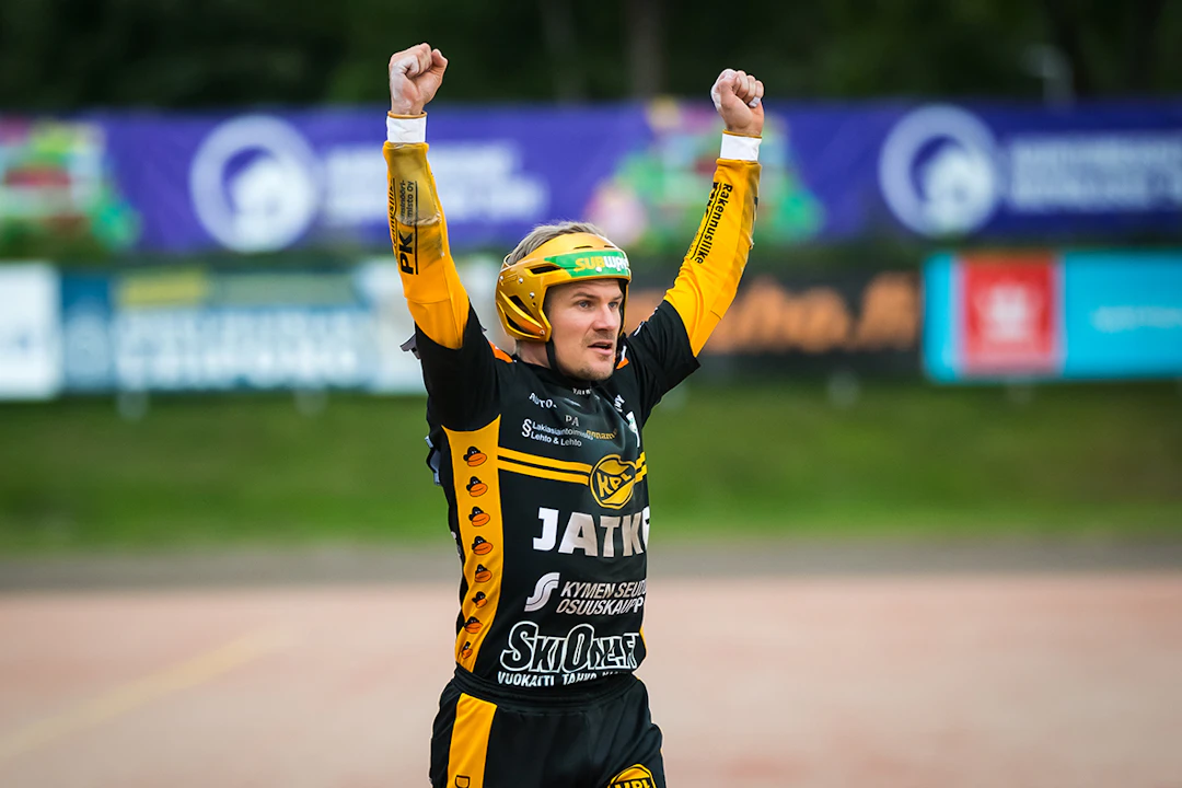 Antti Hartikainen pelaa ensimmäistä kauttaan Superpesistä Kouvolan Pallonlyöjissä ja ylipäätään Sotkamon ulkopuolella. Kuva: Teemu Parta