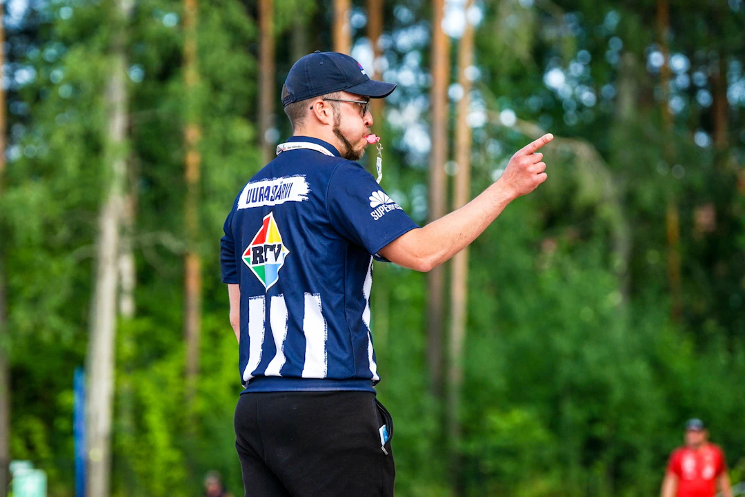 Waltteri Uurasjärvi, pelituomari