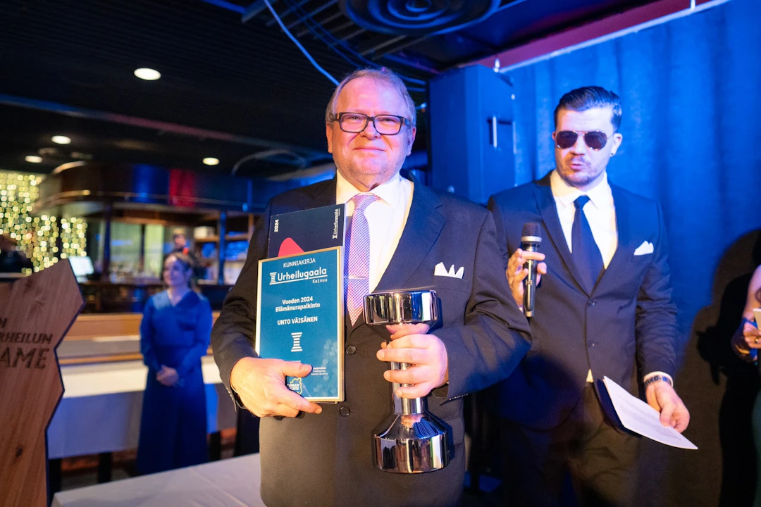 Unto Väisänen, elämänurapalkinto Kainuun Urheilugaalassa 17.1.2025.