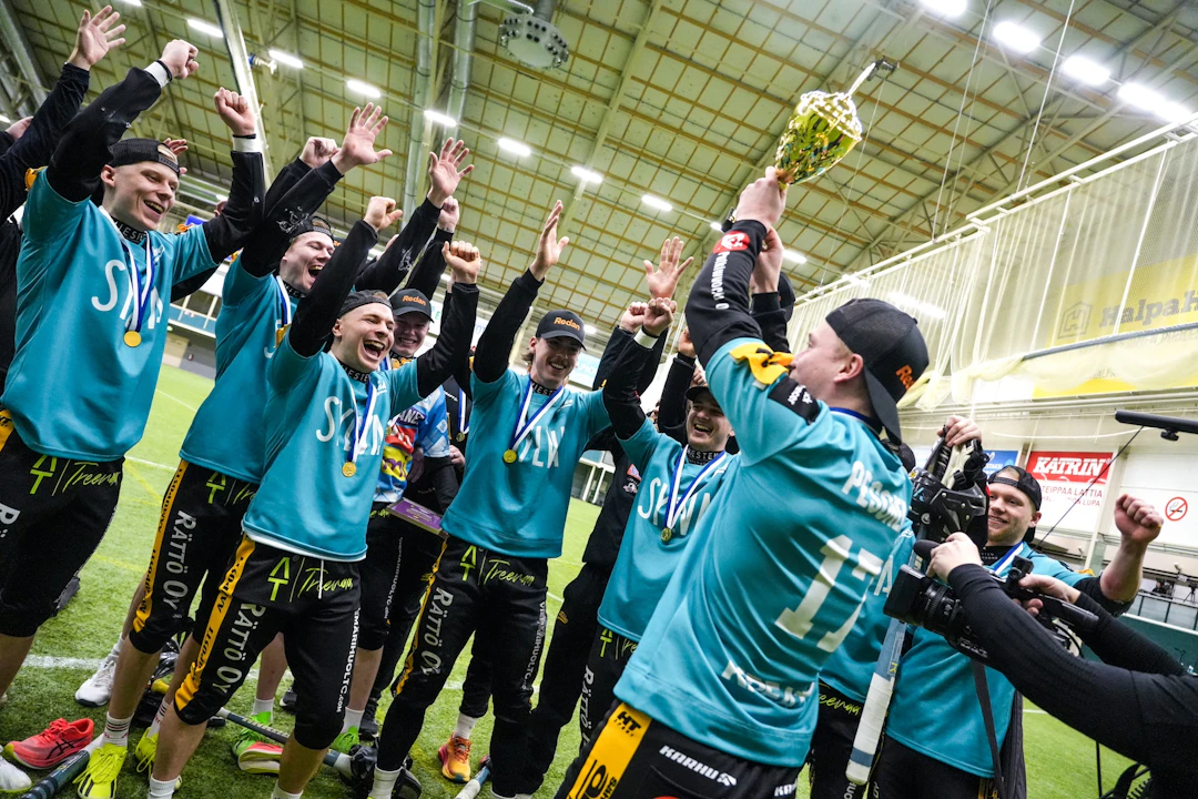 Hyvinkään Tahko juhlii Talvisuperin Suomen mestarina.