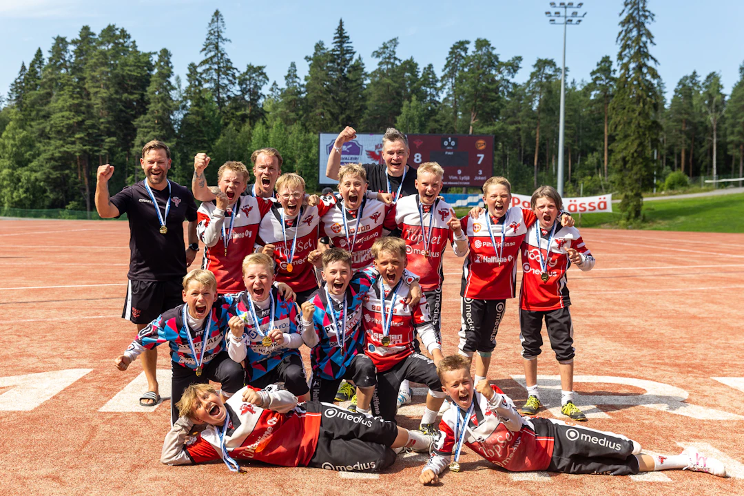 Kotikenttäetu piti loppuun asti. Poikien mestari Manse PP. Kuva: Juuso Koro
