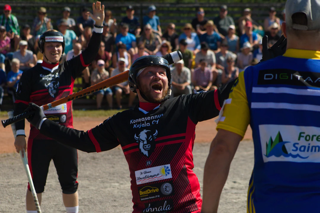 Sami Partanen Karjalan Biisoneiden paidassa