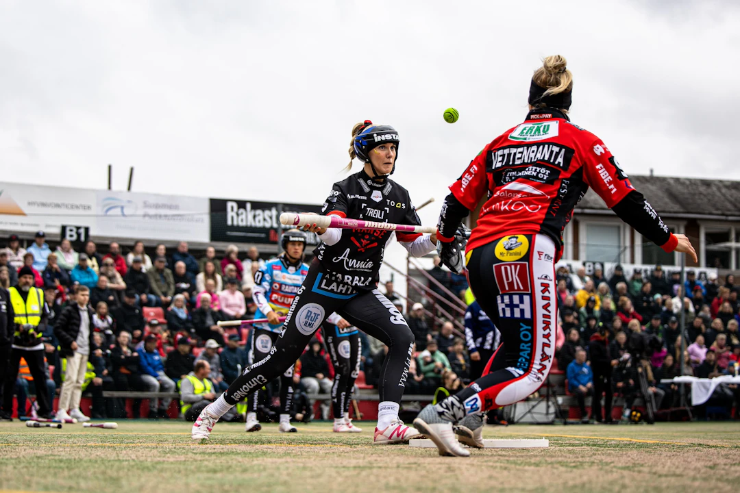 Venla Tanhua lyö, Minttu Vettenranta lukkarina