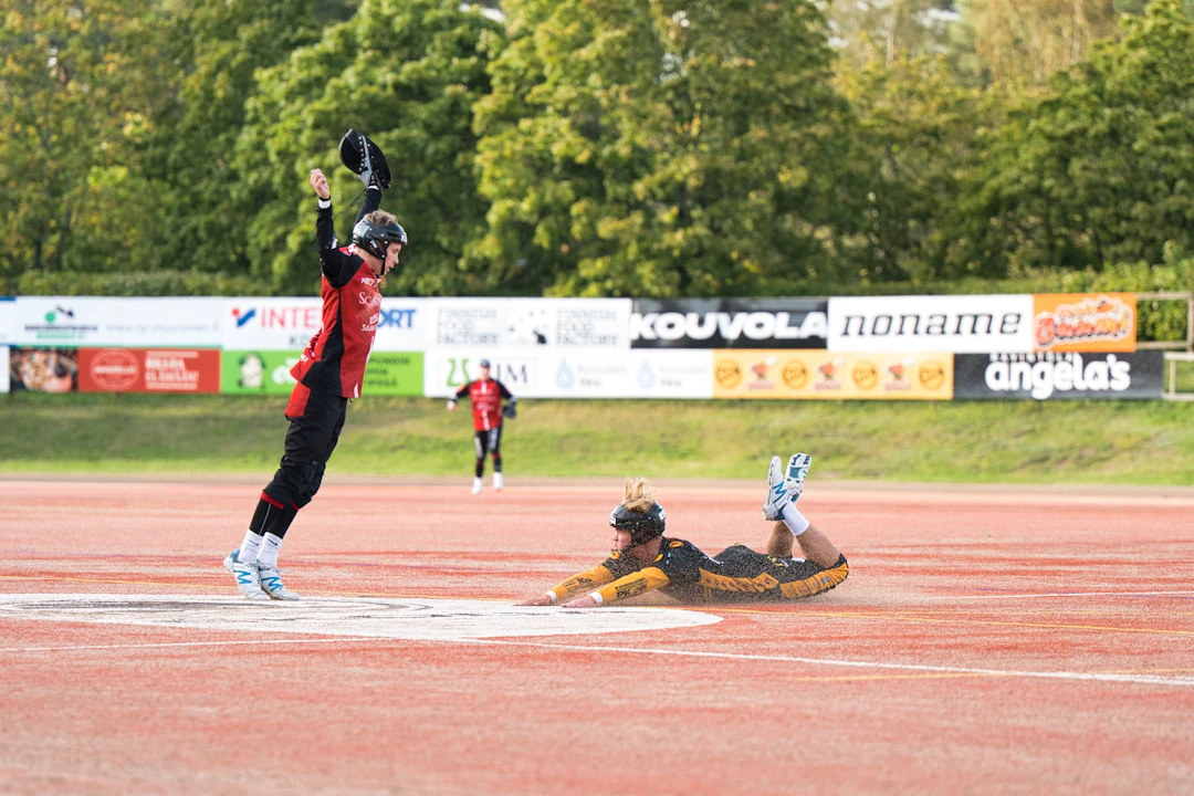 Kouvolan Pallonlyöjät ja Joensuun Maila poikien Superpesiksen loppuottelussa 2025