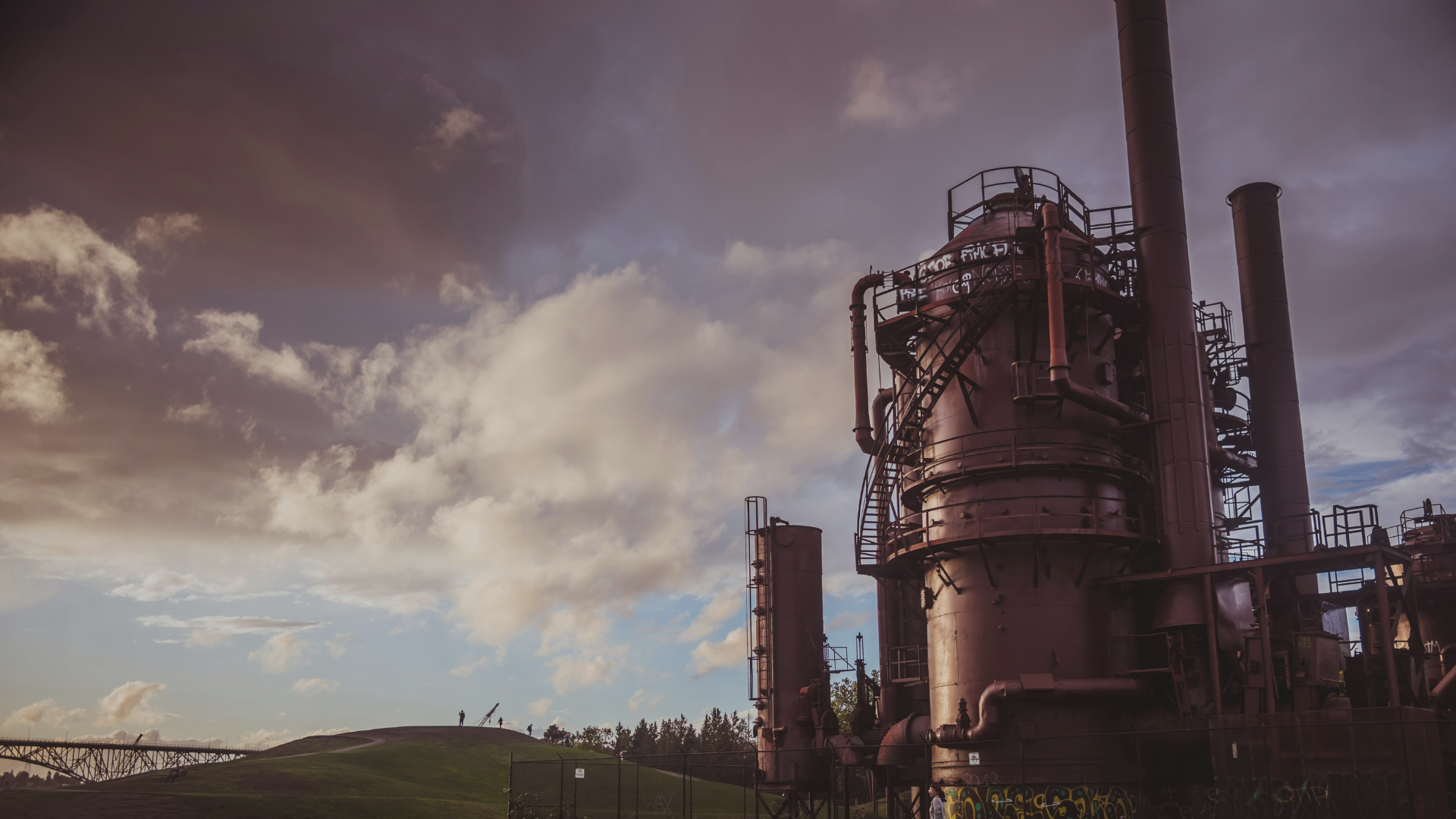 Can Natural Gas Be Part of a Net-Zero Future? Utilities, Hydrogen, and the Rebranding Race