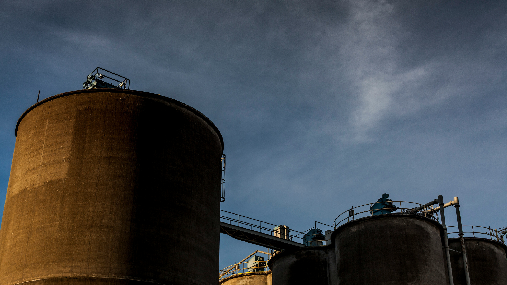 Can Natural Gas Be Part of a Net-Zero Future? Utilities, Hydrogen, and the Rebranding Race