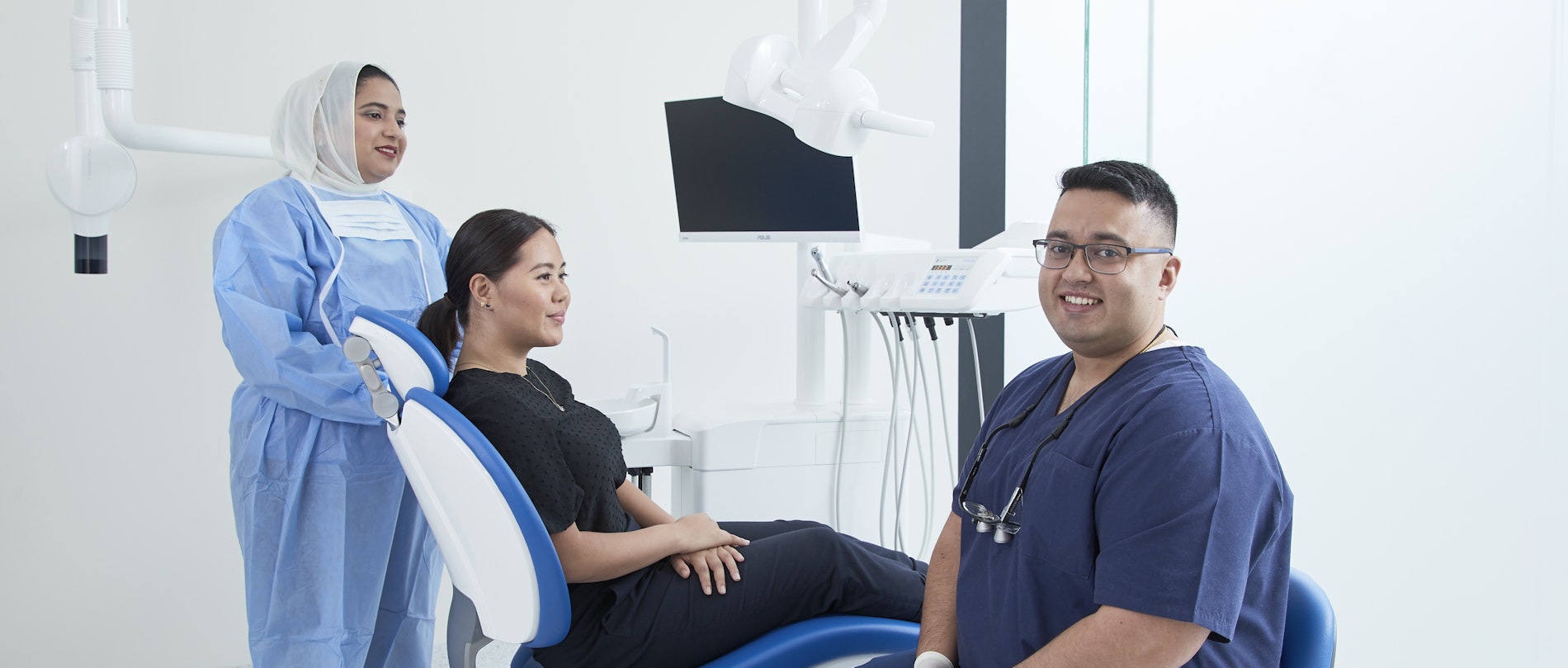 Dentist_Patient_InChair`1