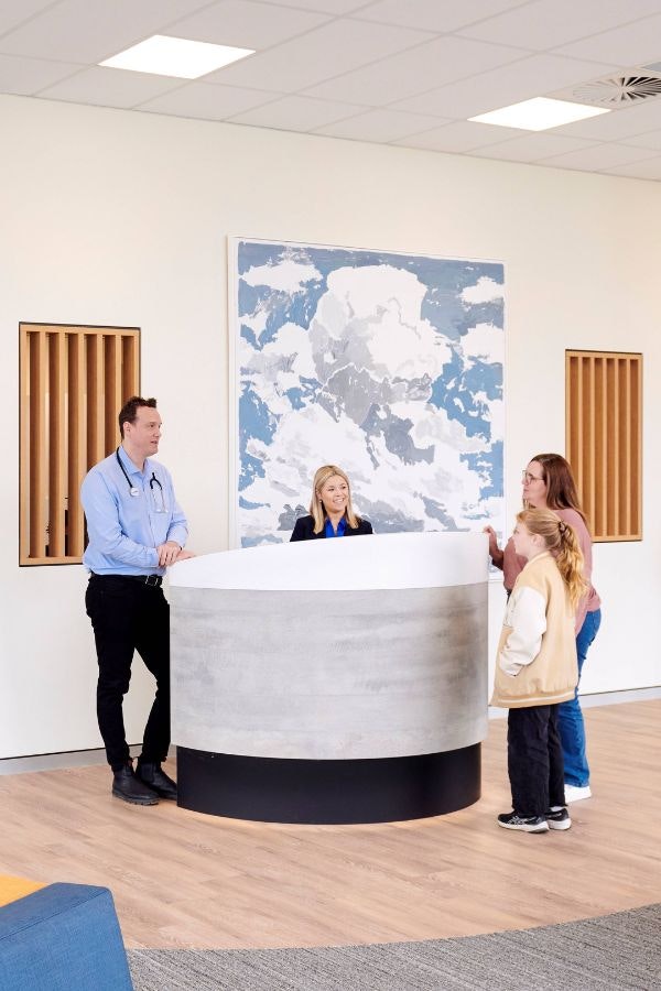 OM Kellyville_Reception Mobile
