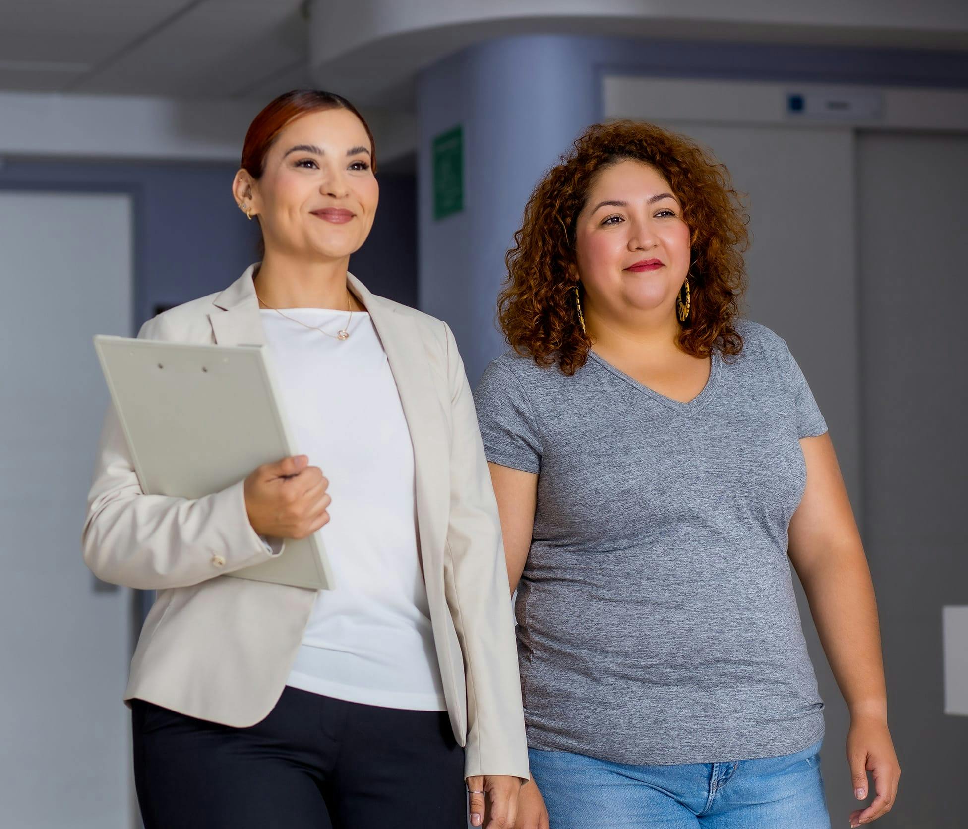 Patient walking with Tijuana Bariatric Center Staff