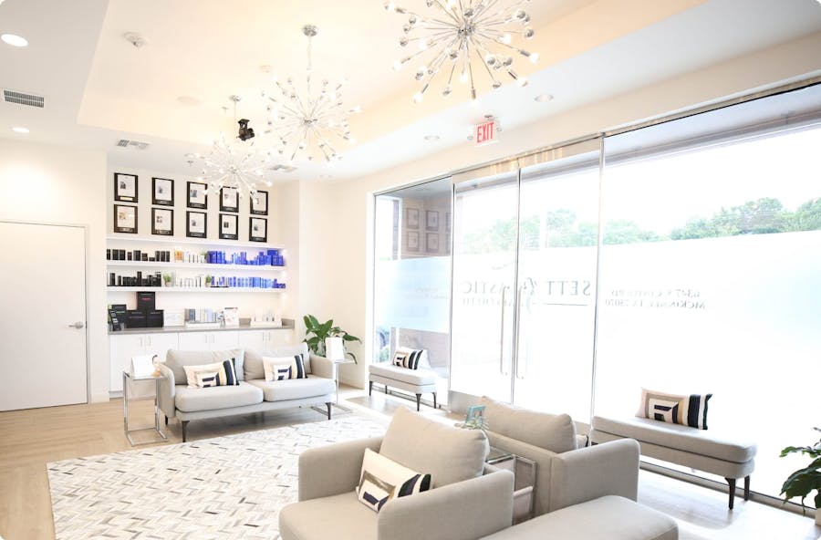 Side angle of waiting room of Dr' Setty's office