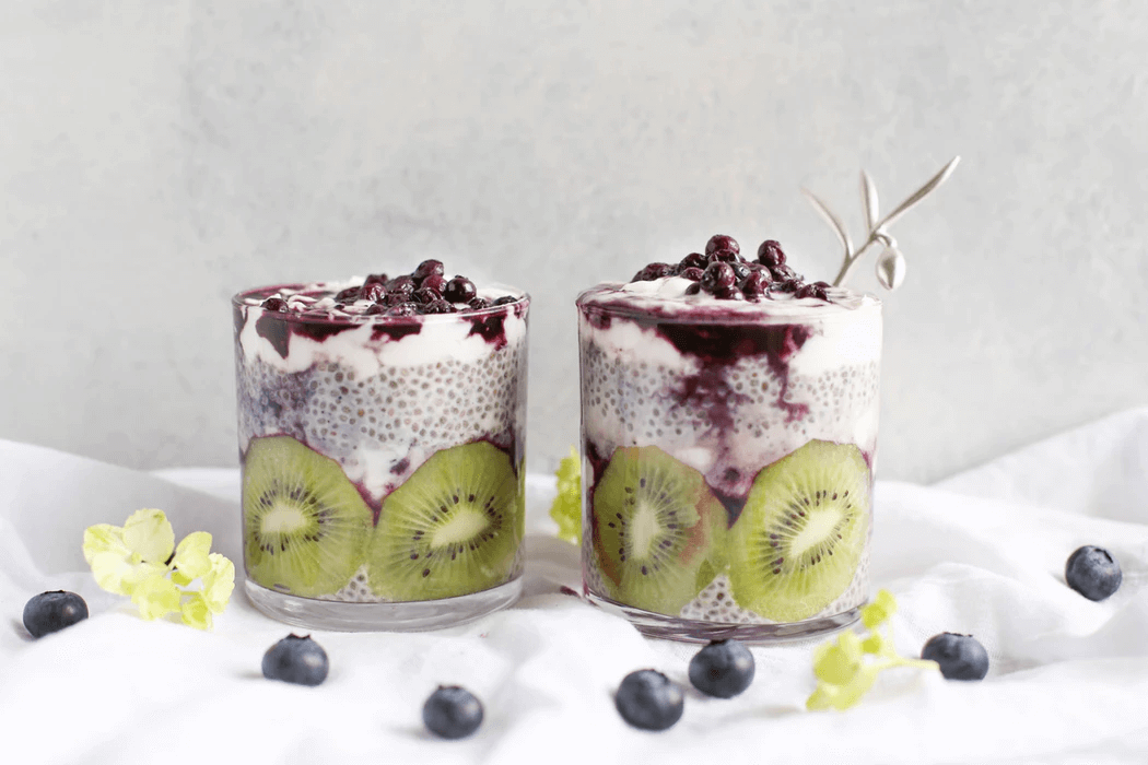 Image of 2 glasses of healthy no-bake cheesecake and panna cotta