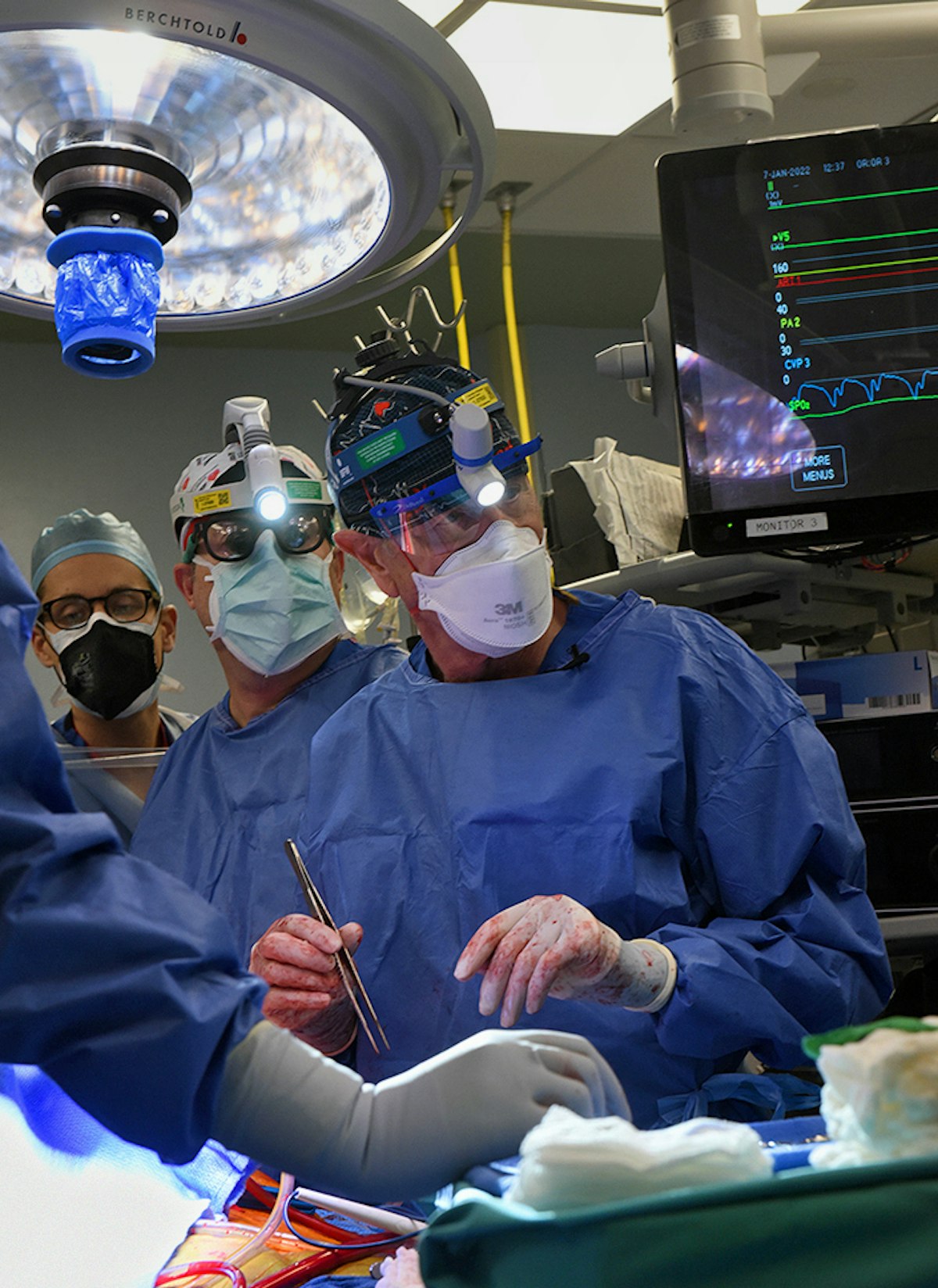 World-first heart transplant — Science Learning Hub