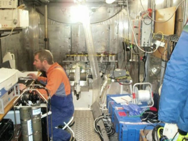 Lab Sea Ice Researching on sea ice — Science Learning Hub