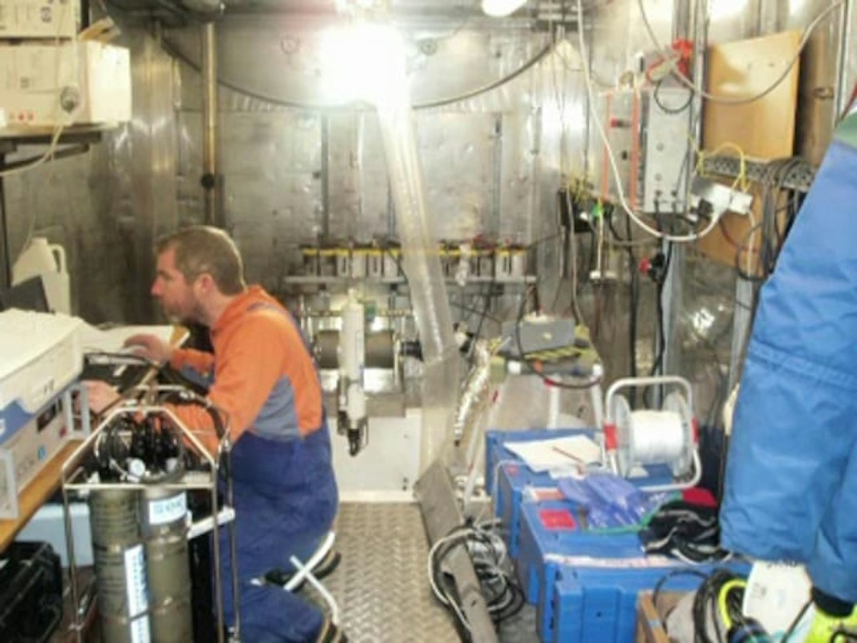 Researching on sea ice — Science Learning Hub