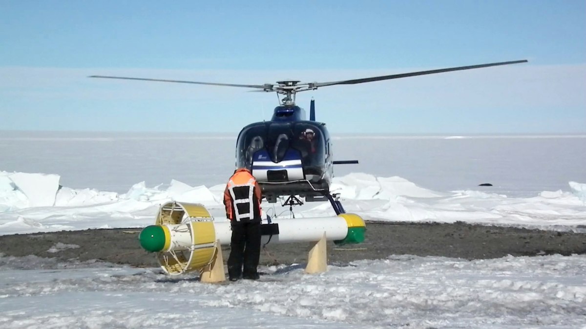 Measuring land and sea ice thickness — Science Learning Hub
