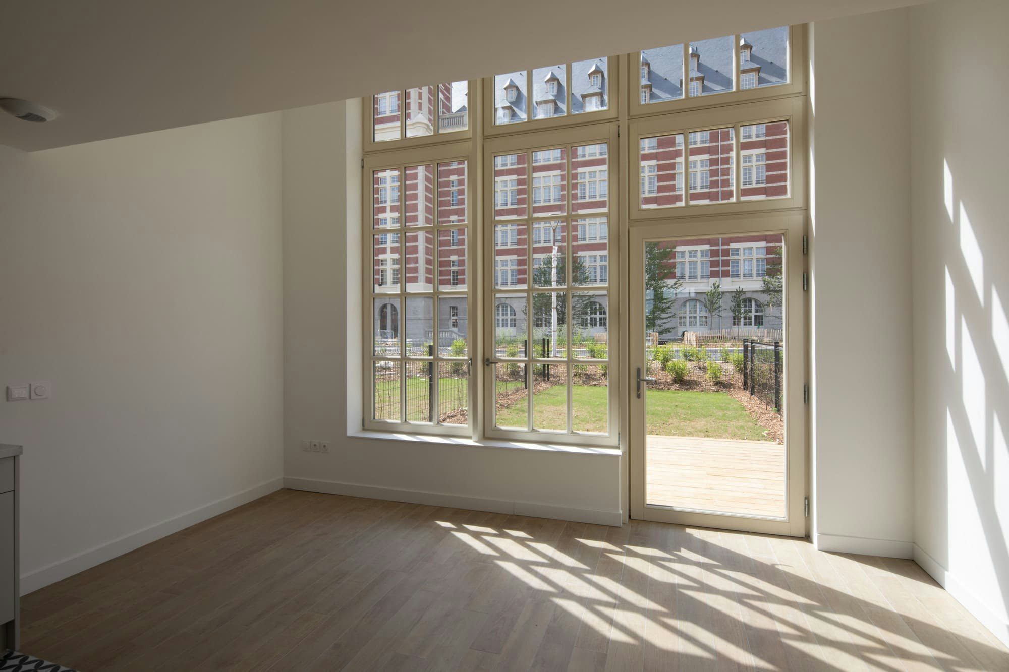 french window, window