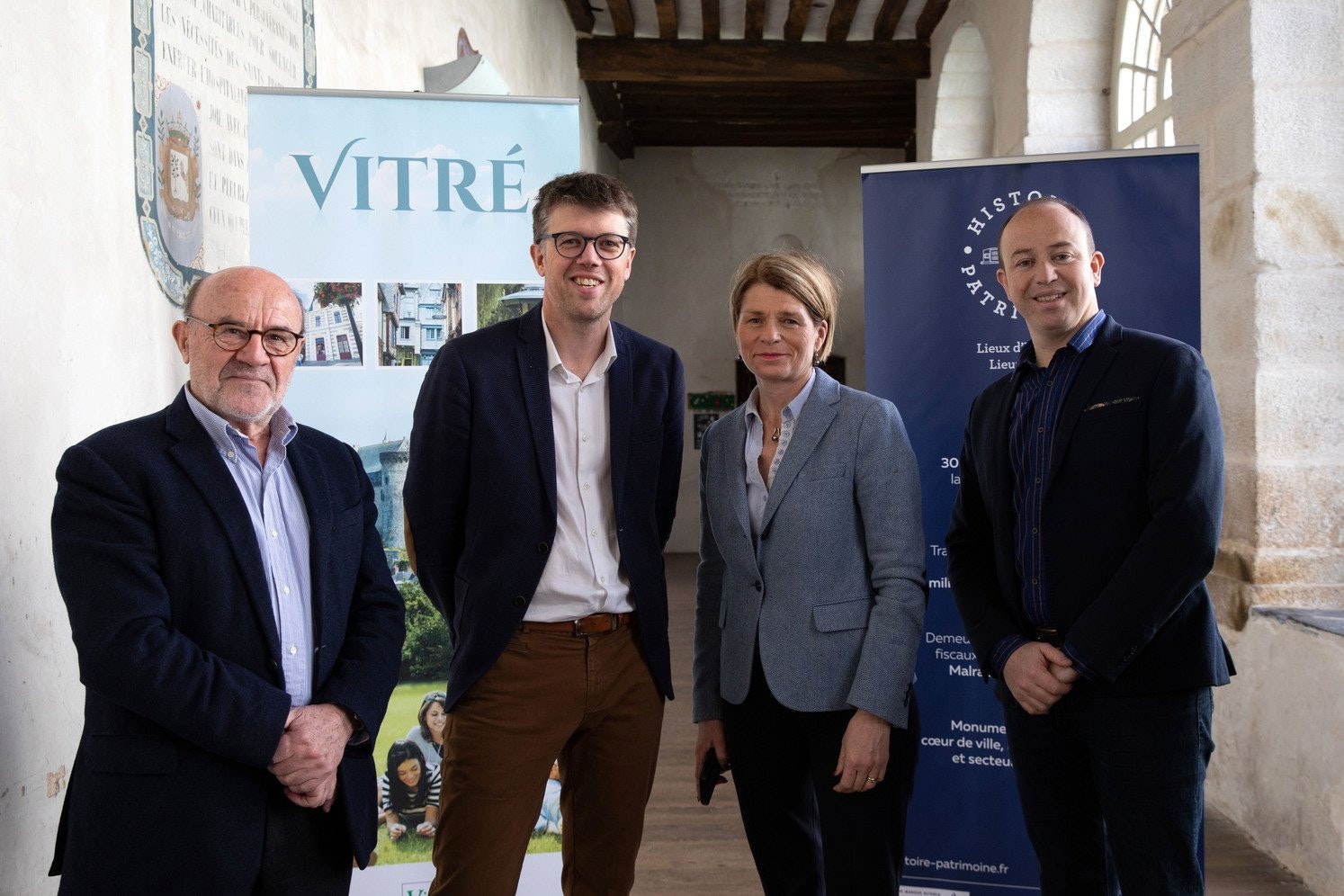 blazer, coat, jacket, groupshot, person, suit, adult, male, man, woman