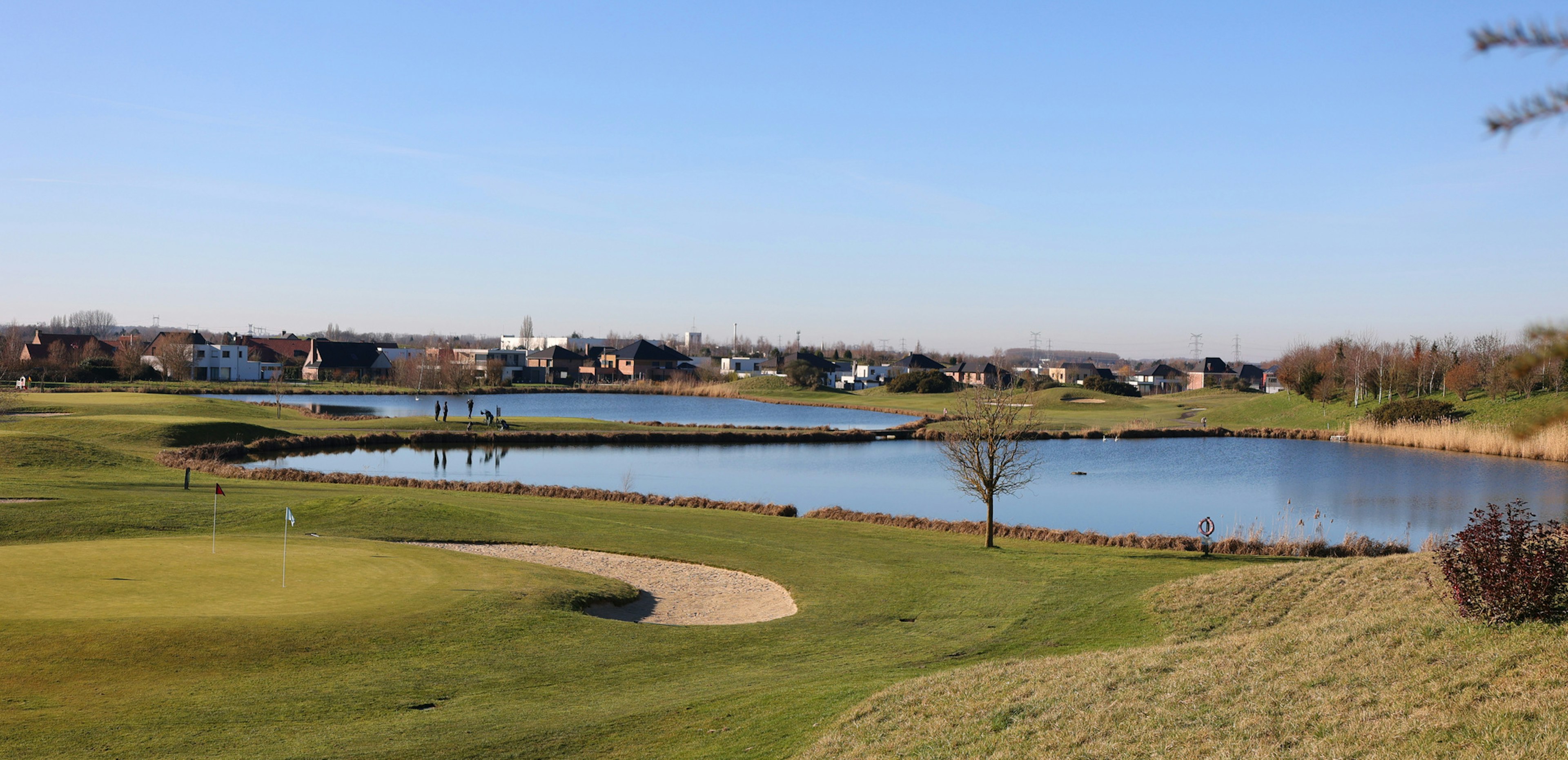 golf, eau, ciel, paysage, vue, nature, tourisme, field, outdoors, lake, water, golf course, sport, person