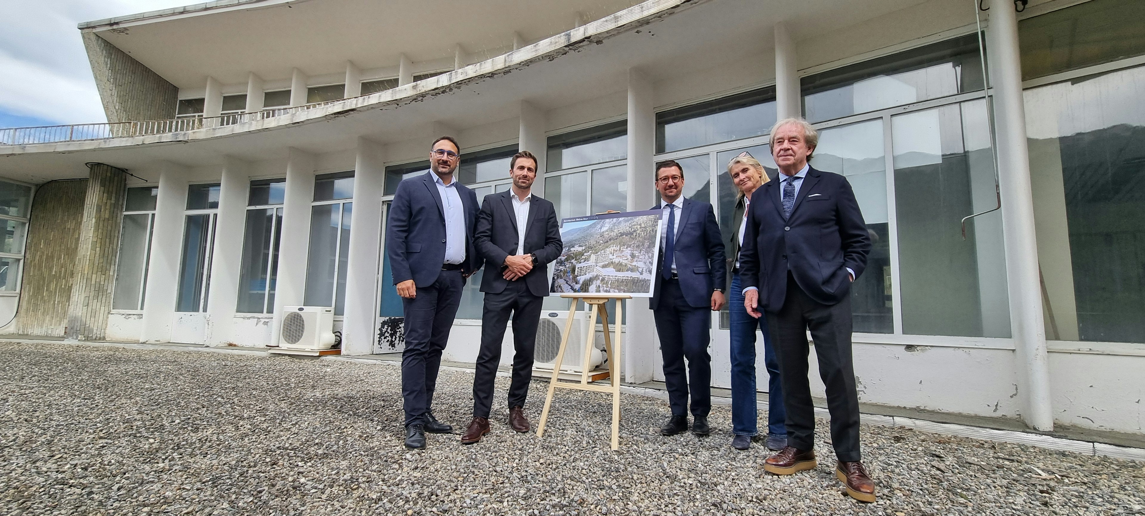 brian, groupshot, person, adult, male, man, shoe, tie, coat, suit, pants