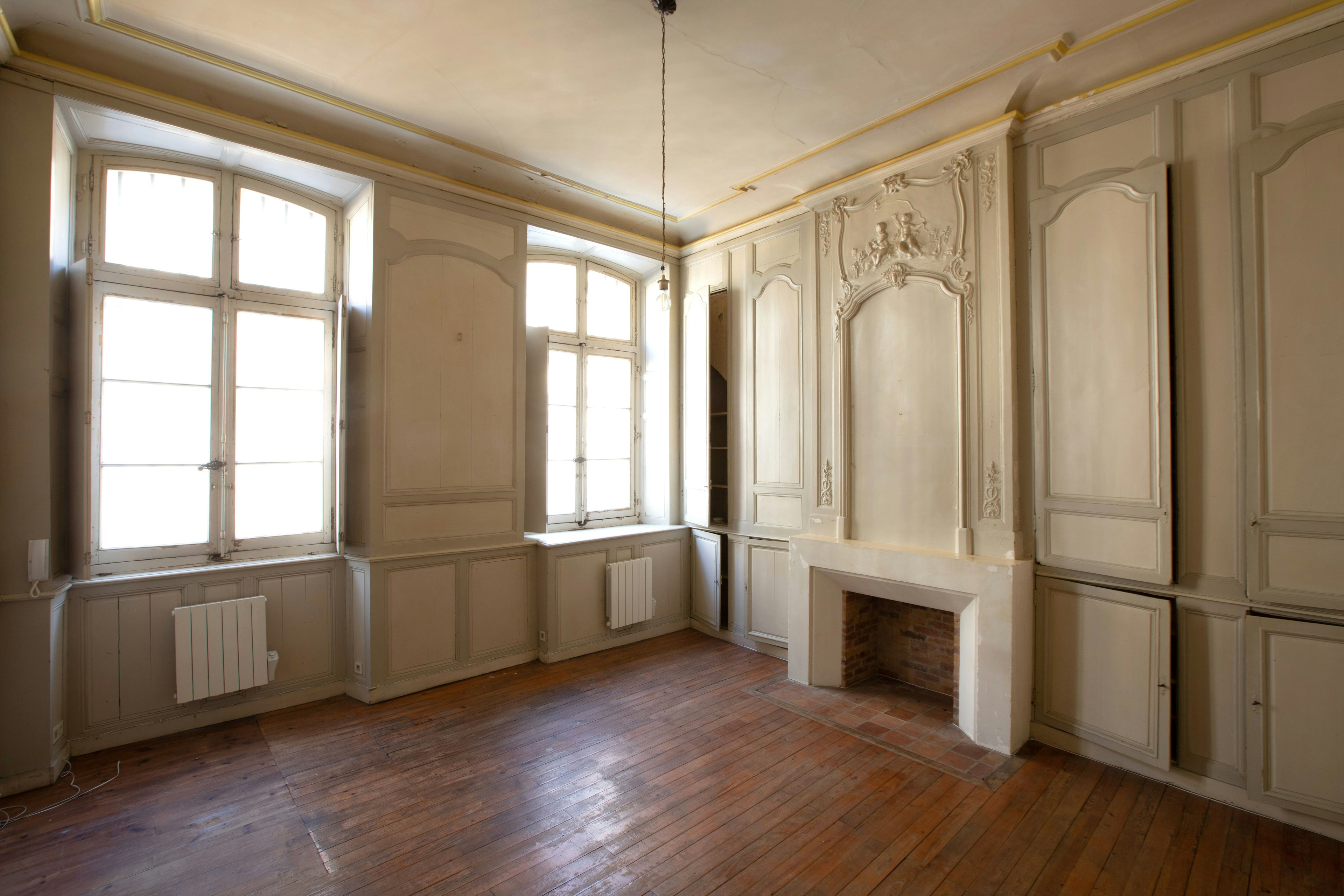 avant, bordeaux, indoors, interior design, floor, flooring, wood, hardwood
