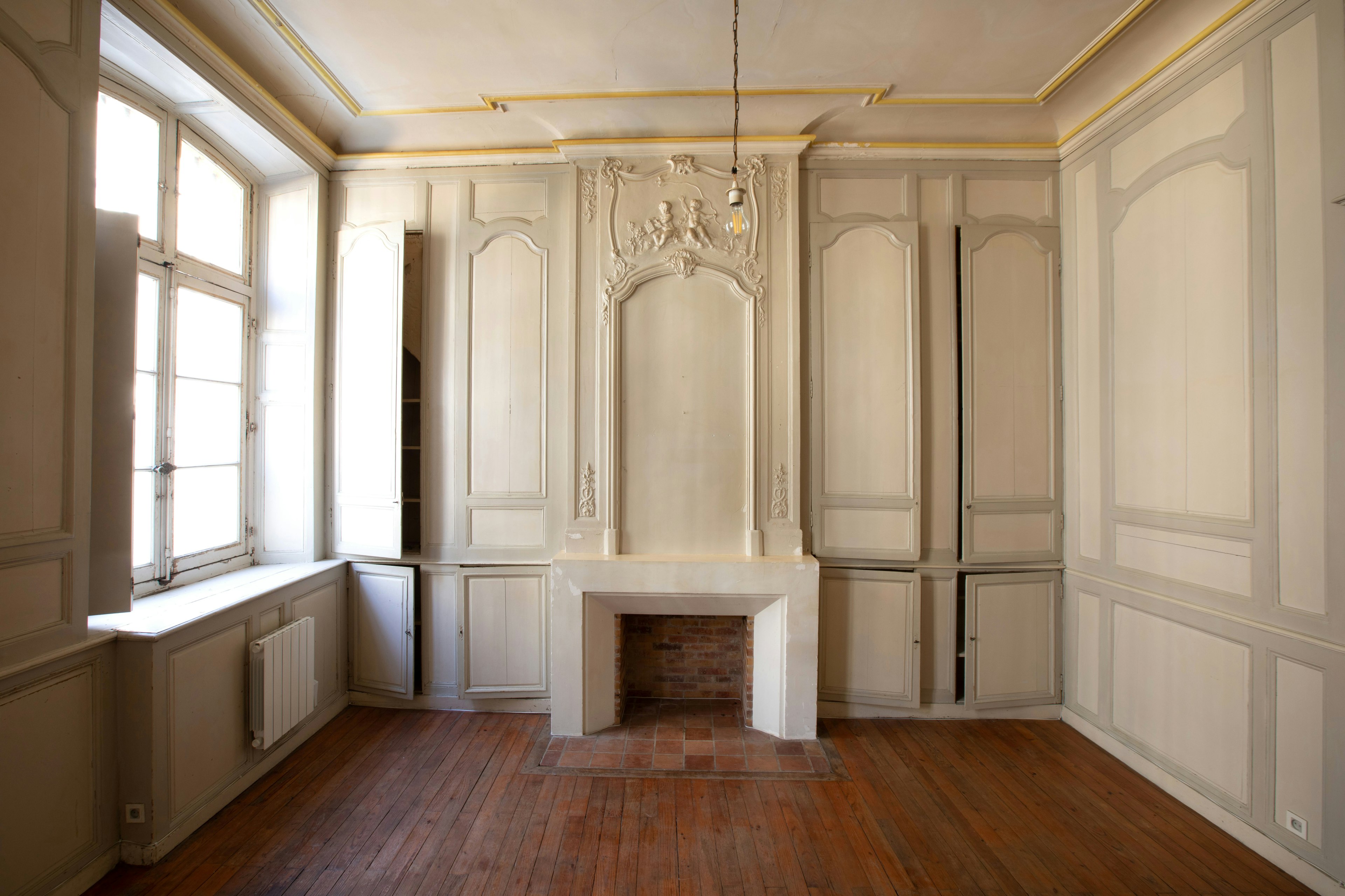 avant, bordeaux, indoors, interior design, floor, flooring, corner, wood, hardwood