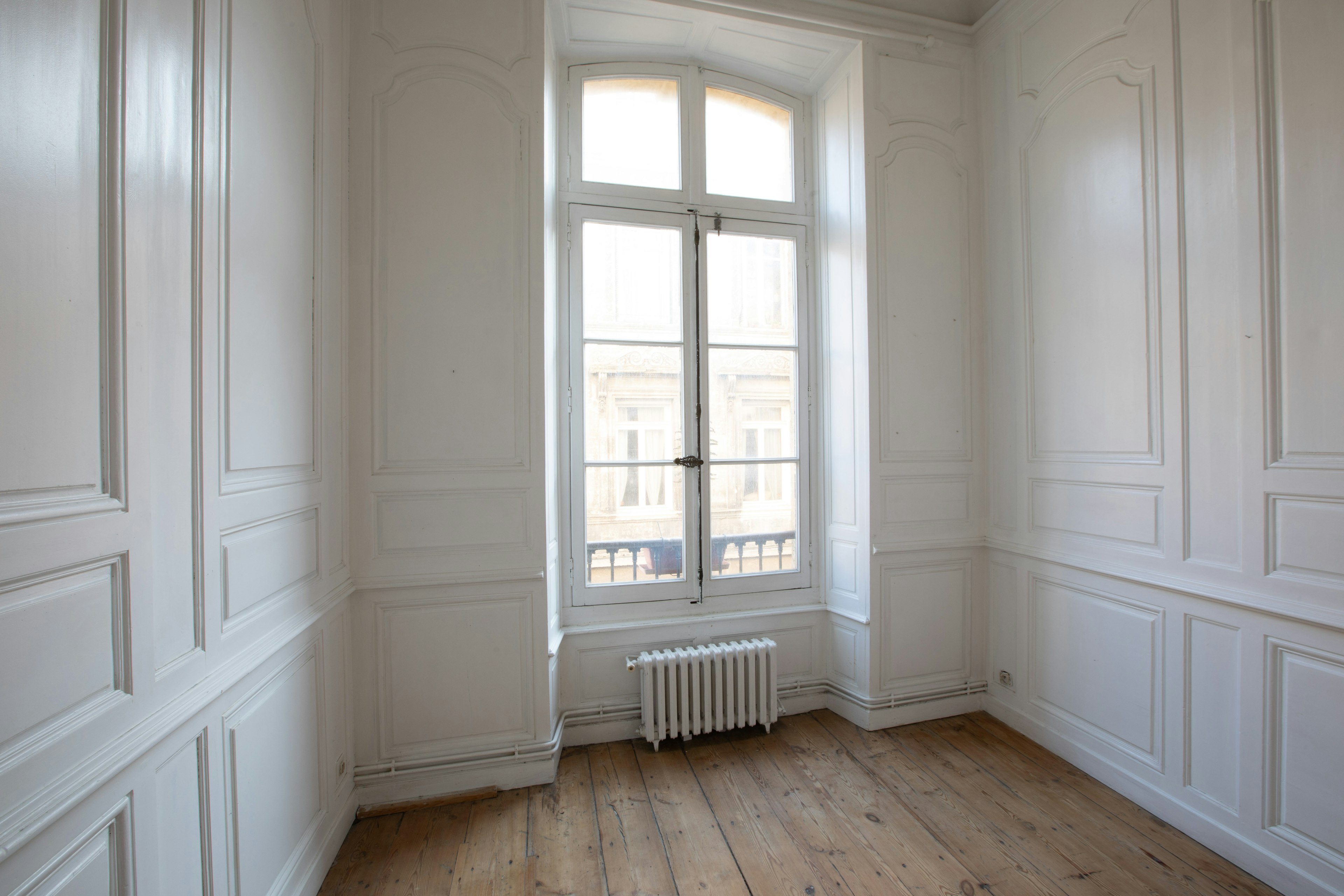 avant, bordeaux, indoors, interior design, floor, flooring, window, french window