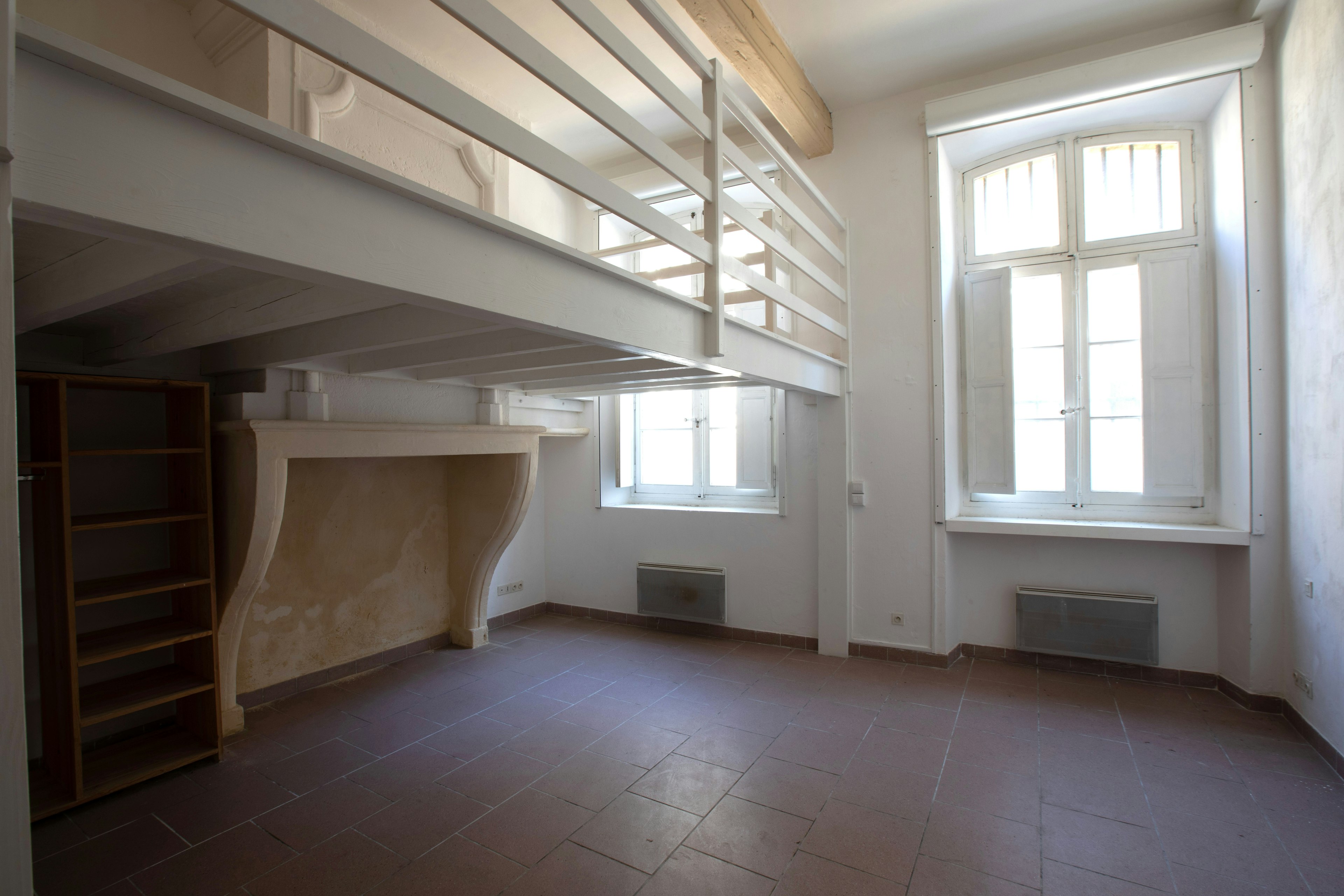 avant, bordeaux, floor, flooring, building, house, housing, indoors, loft, room, staircase, interior design