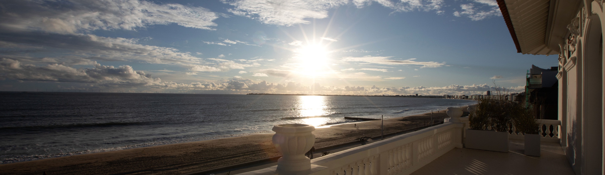 nature, outdoors, sky, scenery, sunlight, architecture, balcony, building, flare, light