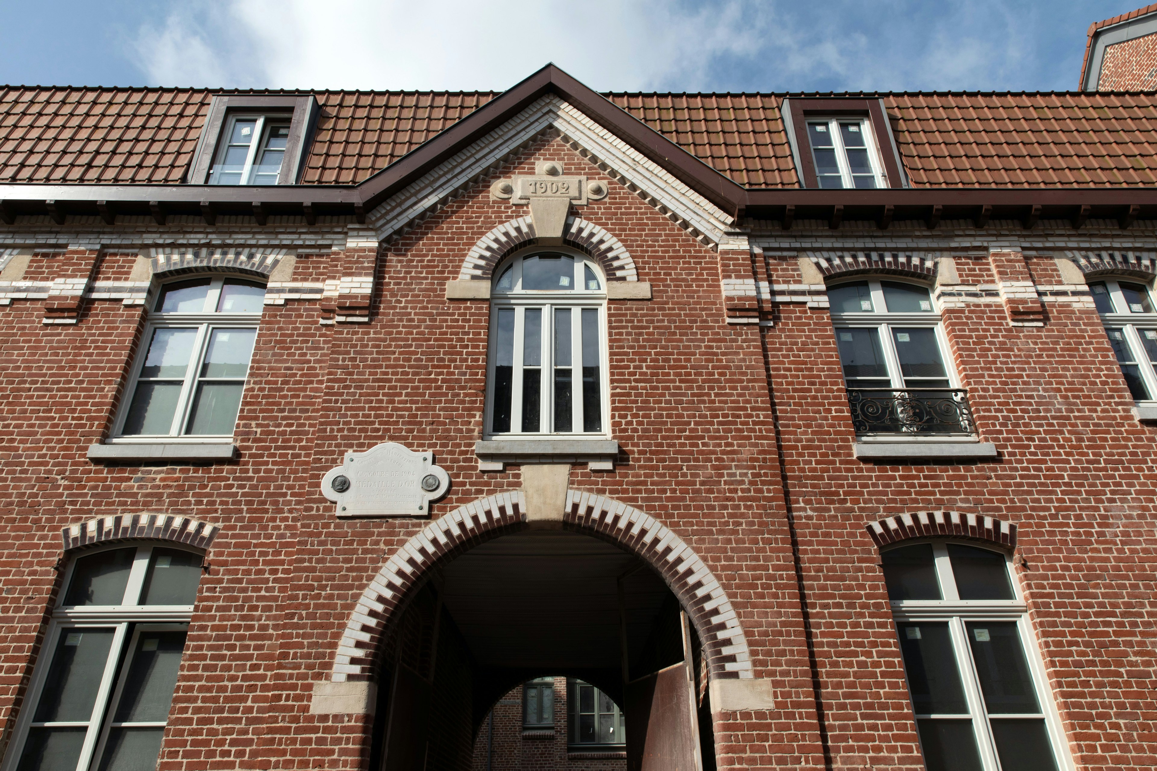 city, brick, architecture, house, housing, villa, arch, urban, condo, window
