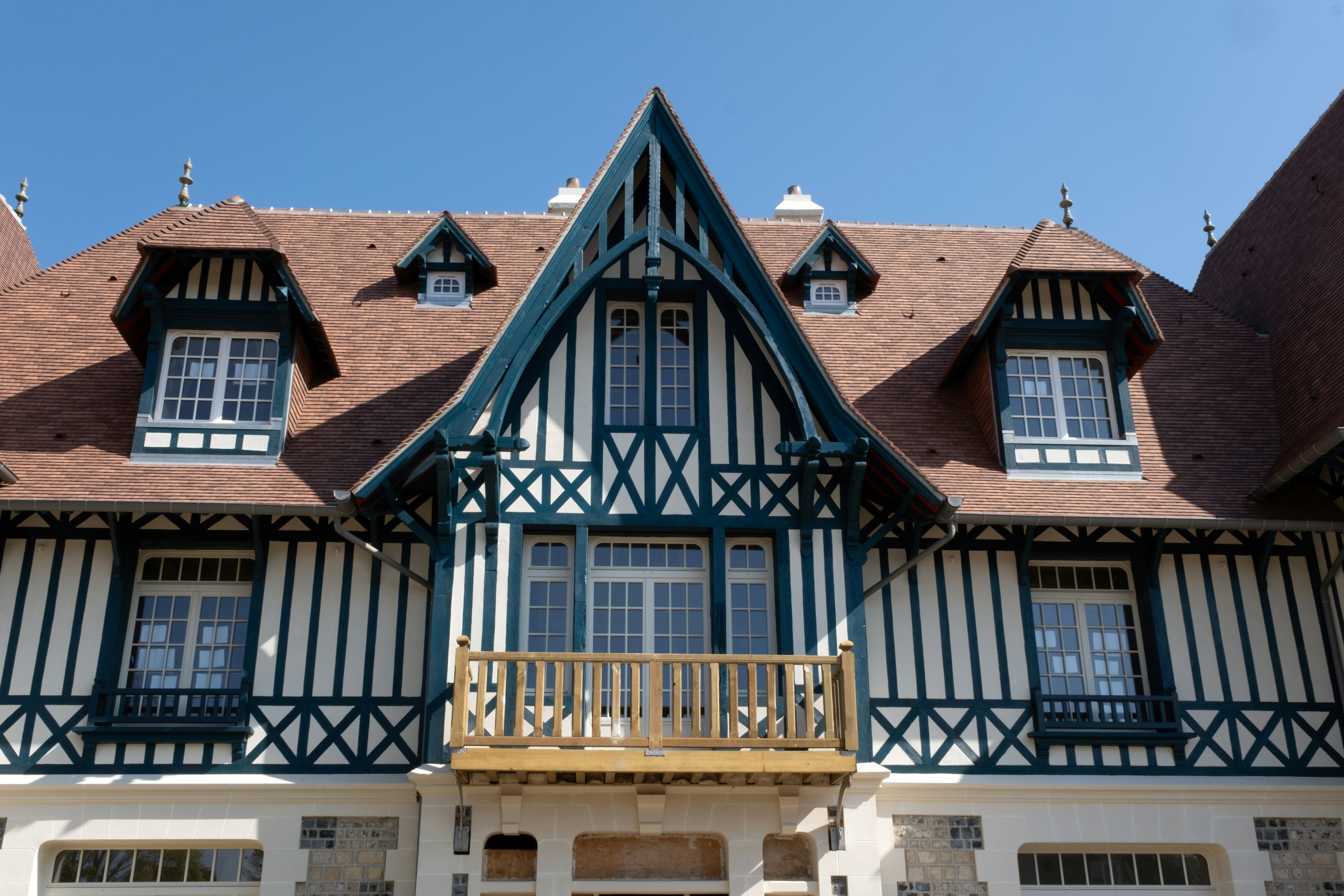window, architecture, building, housing, house