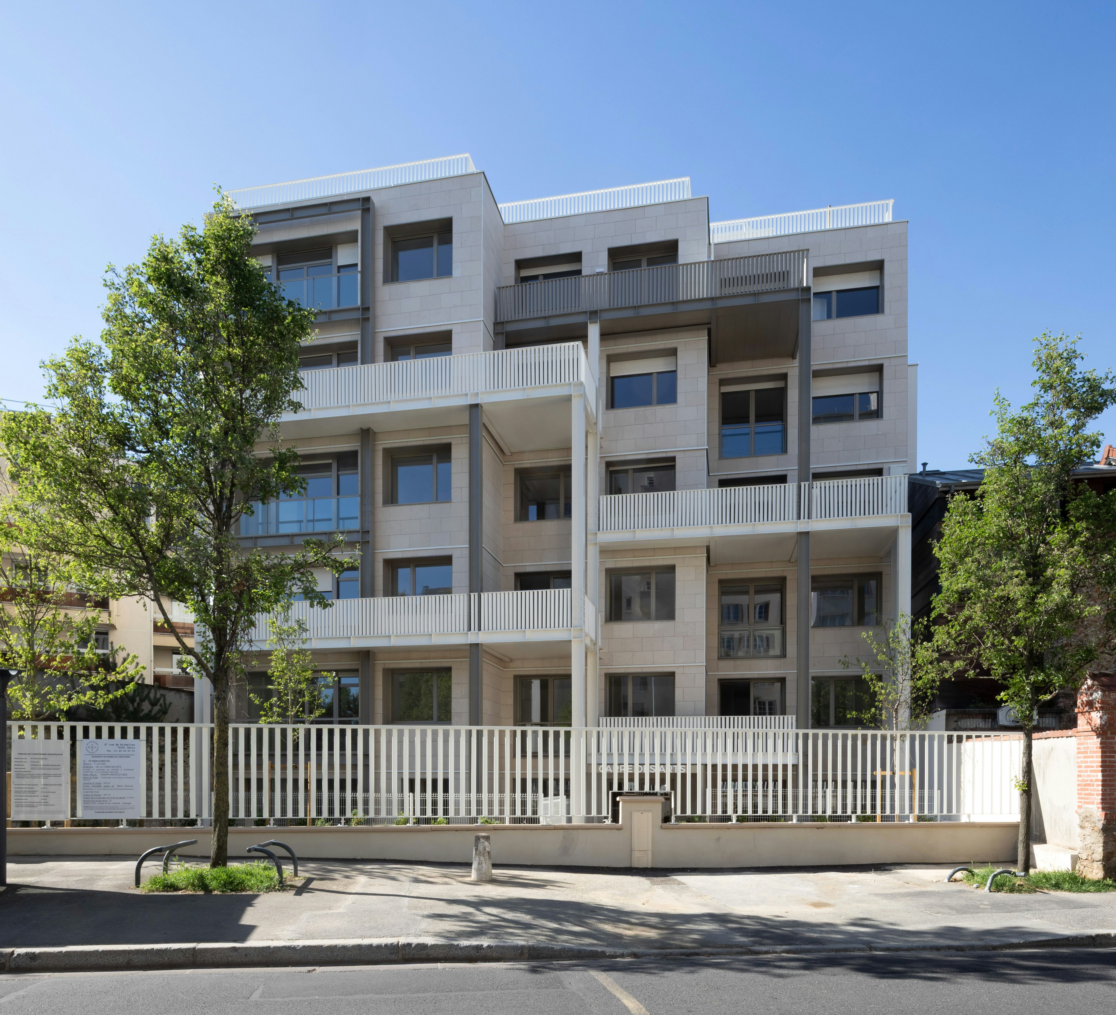 city, urban, apartment building, high rise, condo, housing, outdoors, nature, office building, yard