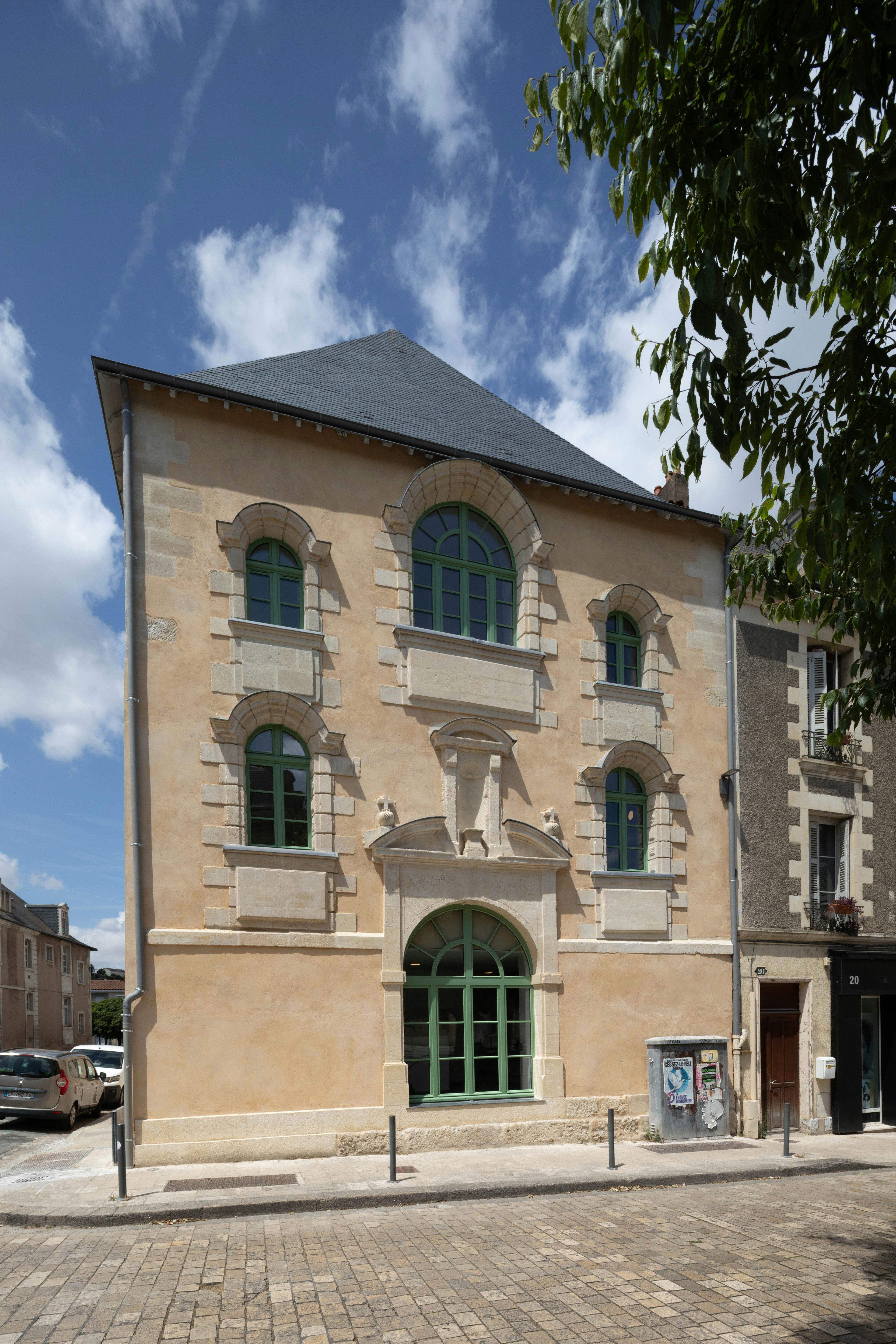 house, housing, villa, city, street, urban, car, arch, condo, gothic arch
