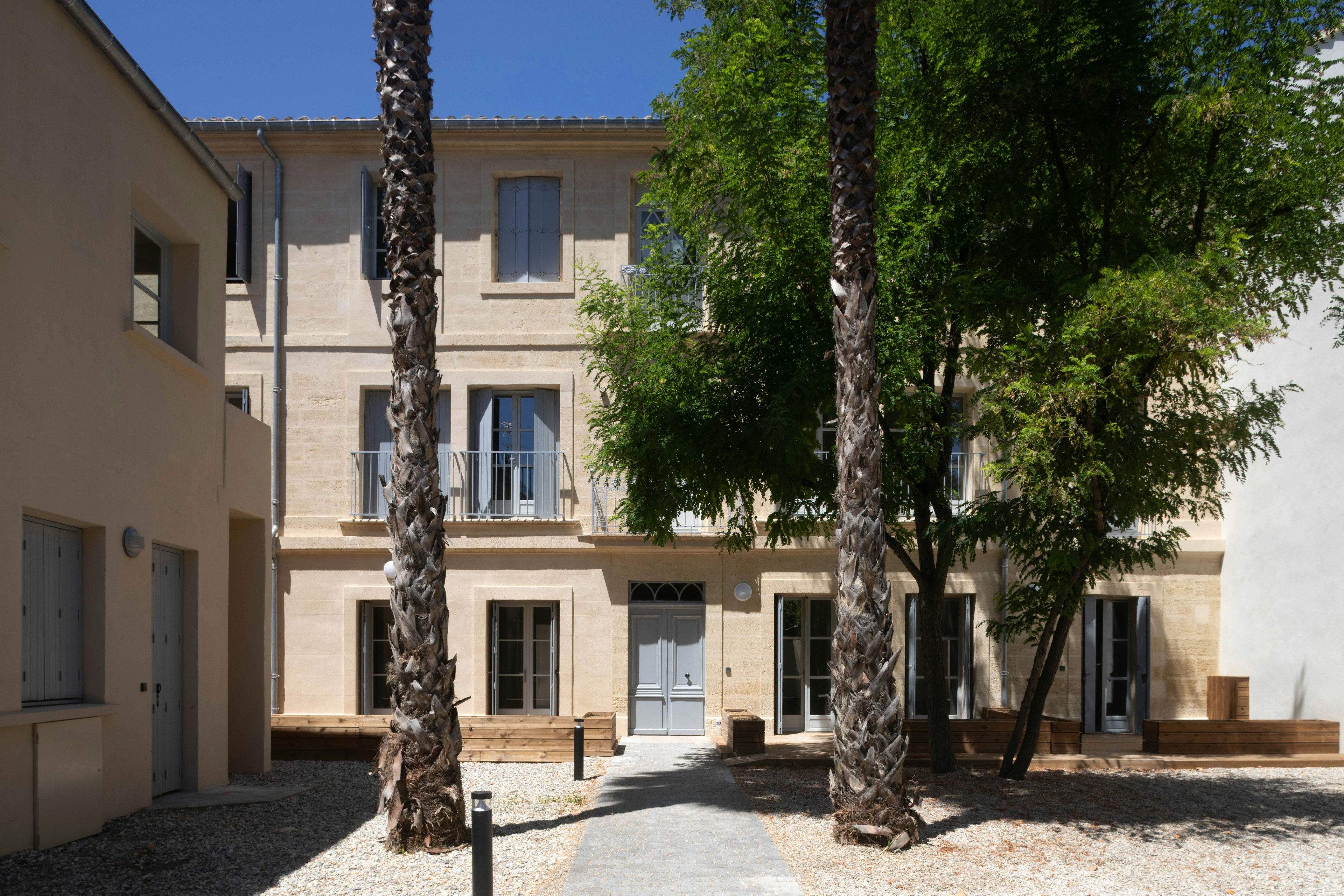 house, housing, villa, city, condo, urban, neighborhood, street, high rise, tree